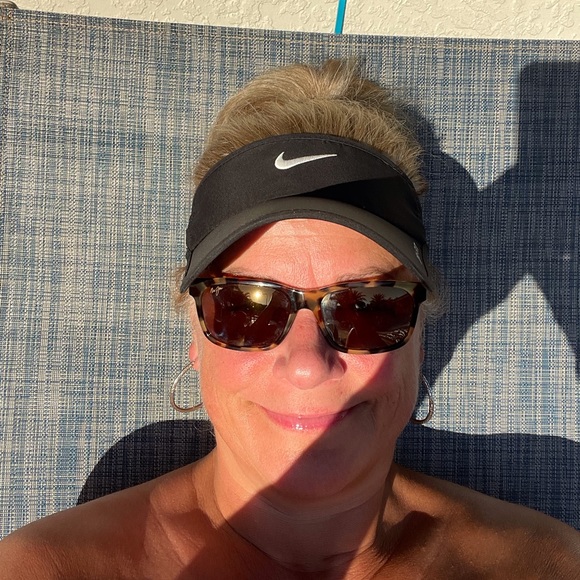 Meet your Posher, Pam - Picture 1 of 1